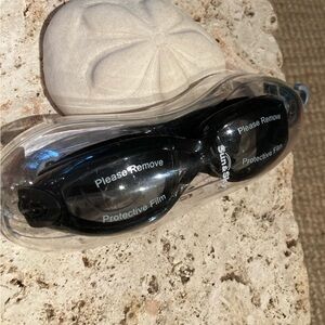 SUN & SKY Adult Swim Goggles with Case - NEW- Black